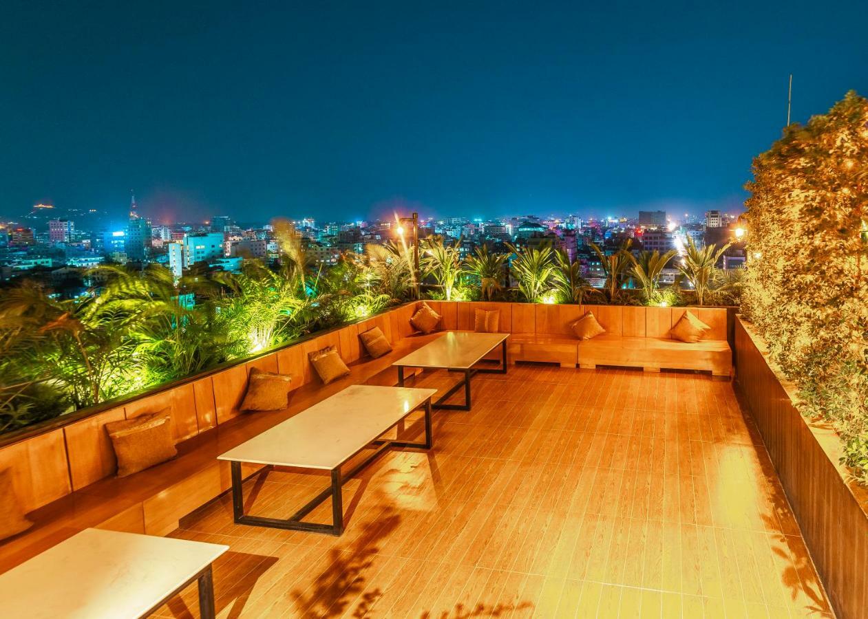 The Hotel Nova Mandalay Exterior foto