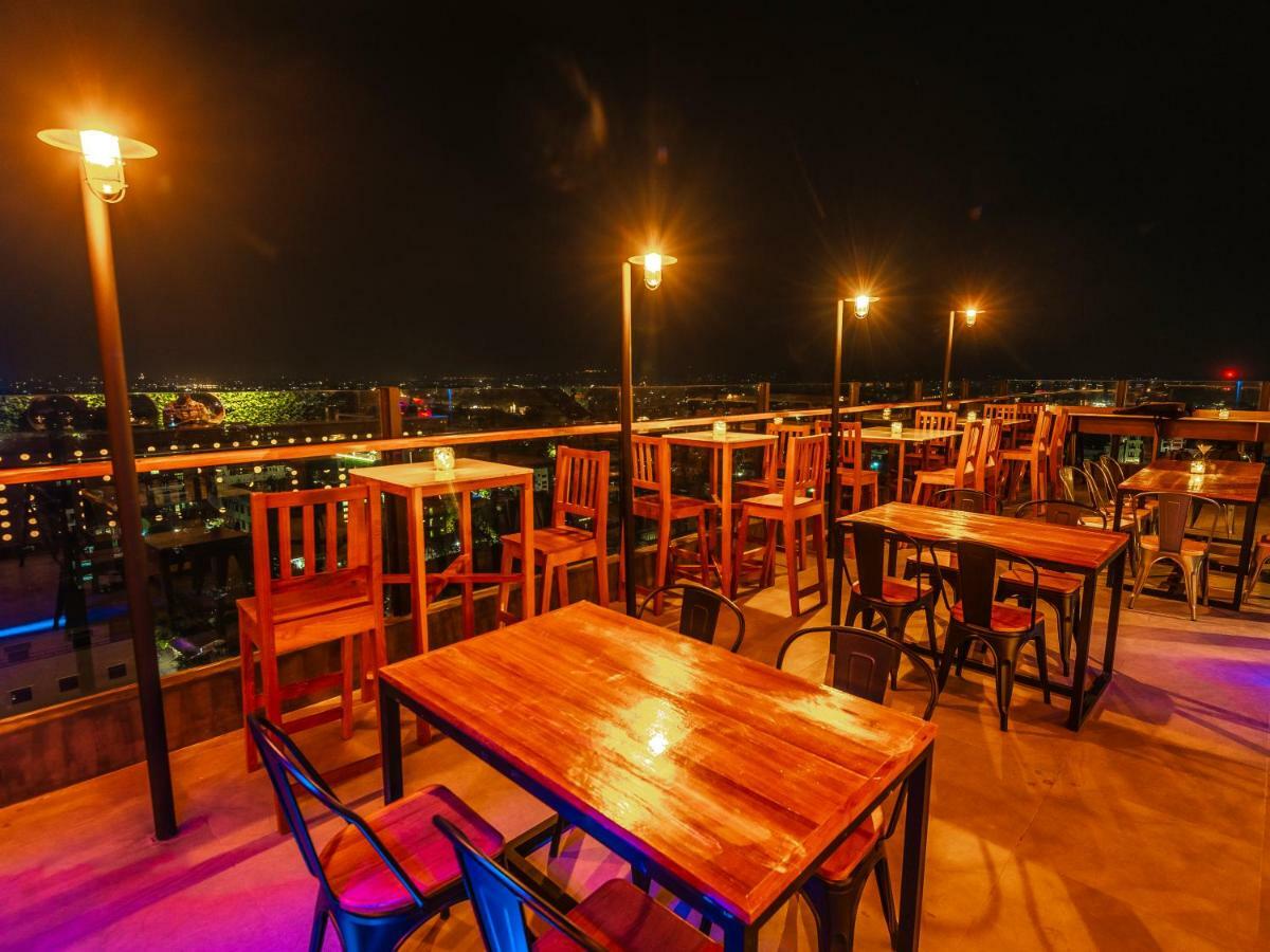 The Hotel Nova Mandalay Exterior foto